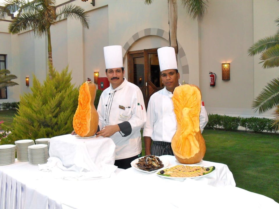 Kunstschnitzer Stella Beach Resort & Spa Makadi Bay