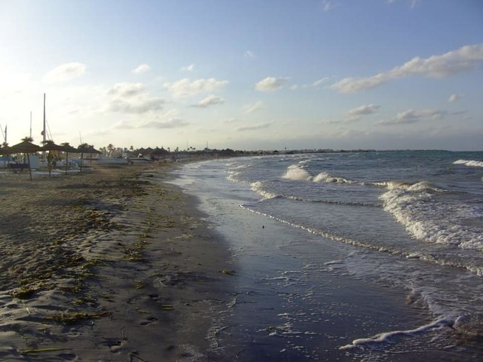 Strand im Sonnenuntergang Iberostar Waves Mehari Djerba