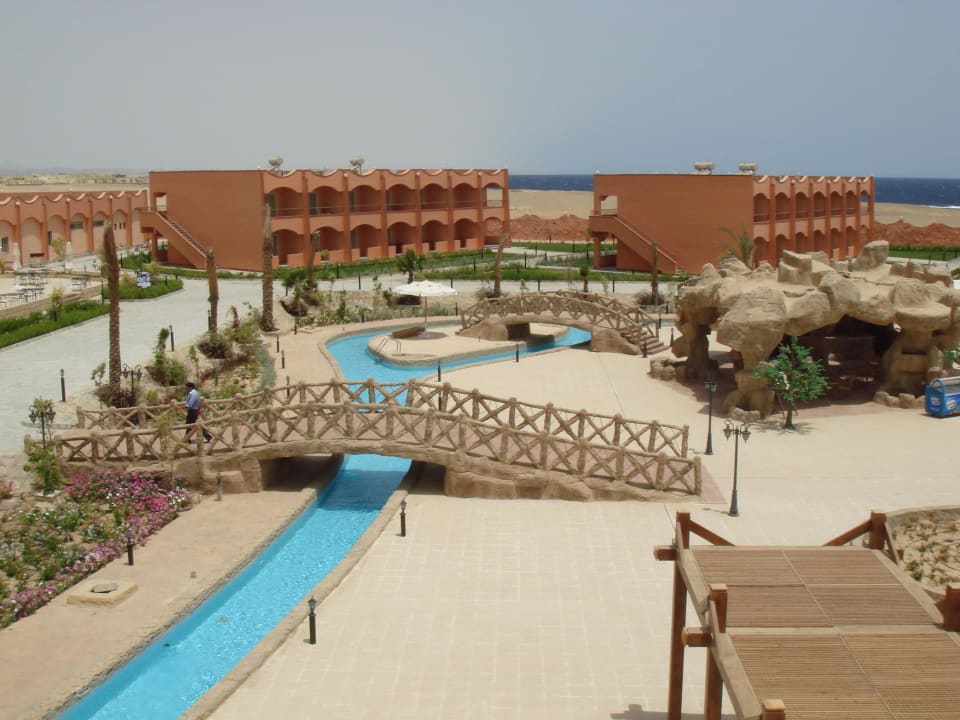 Lazy River mit Brücken Three Corners Happy Life Beach Resort