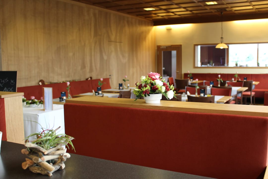 Gemütlich Speisen im neuen Ambiente Landgasthof Zur Quelle