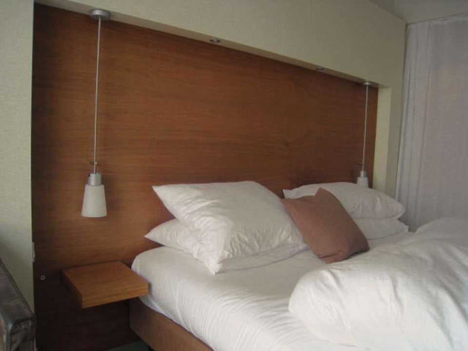 Bett Occidental Dresden Newa