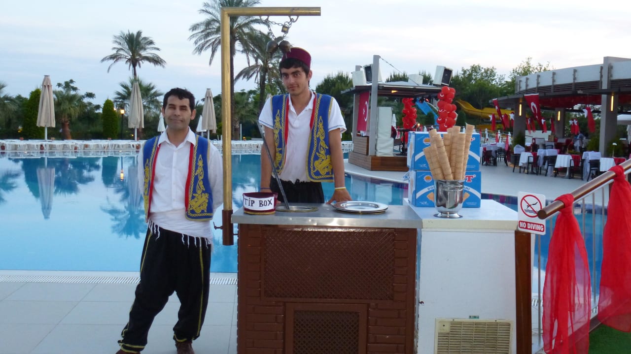 Eismänner bei der Arbeit Sunis Elita Beach Resort & Spa