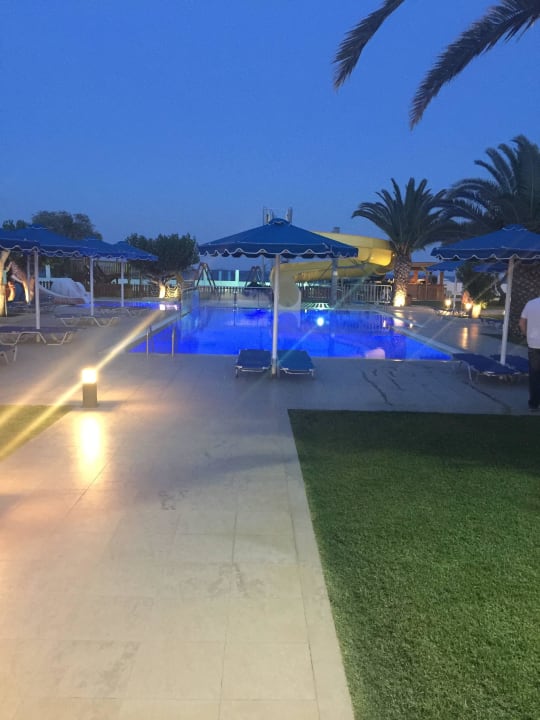 Pool bei Nacht Mitsis Faliraki