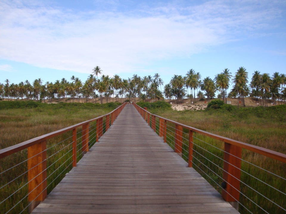 Longue passerelle, vers la plage un peu éloignée Grand Palladium Imbassai Resort & Spa