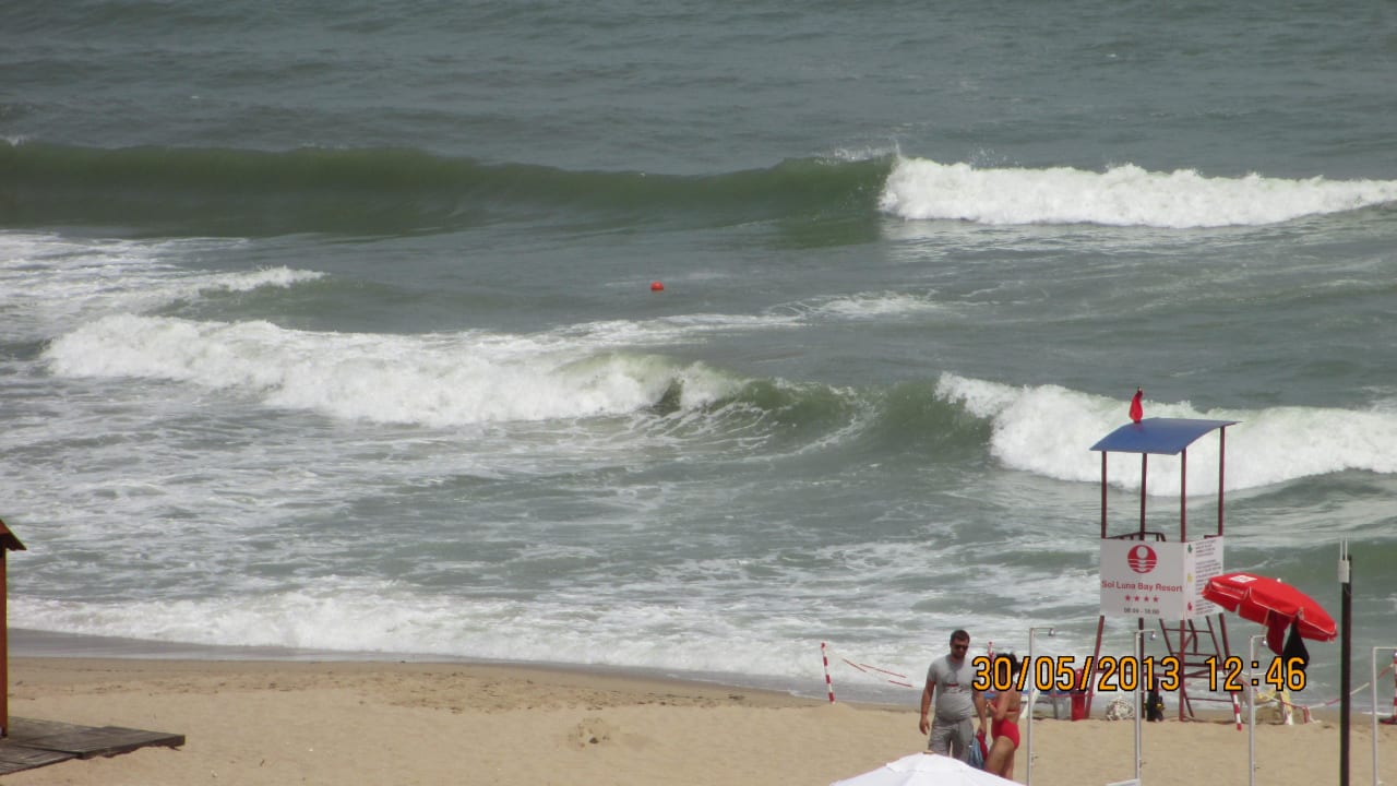 Rote fahne Sol Luna Bay