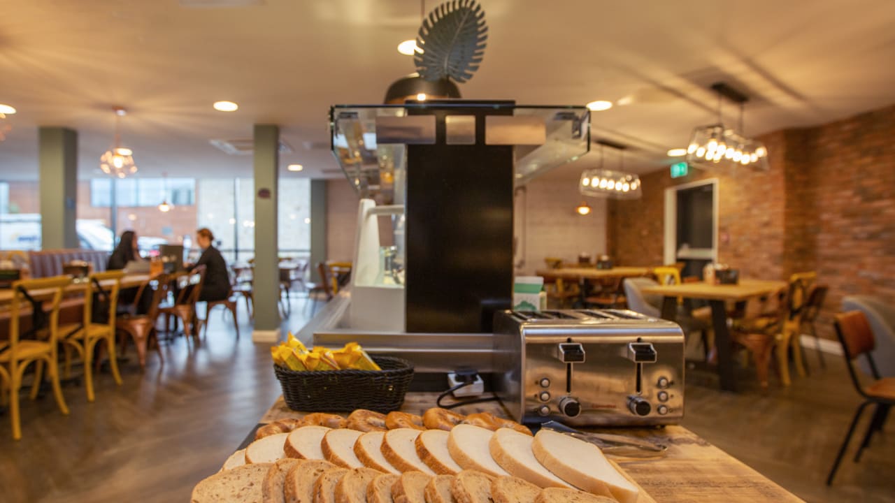 Gastro Holiday Inn - the niu, Loom Manchester North