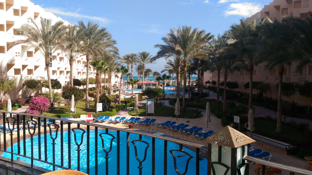 Pool Sea Star Beau Rivage