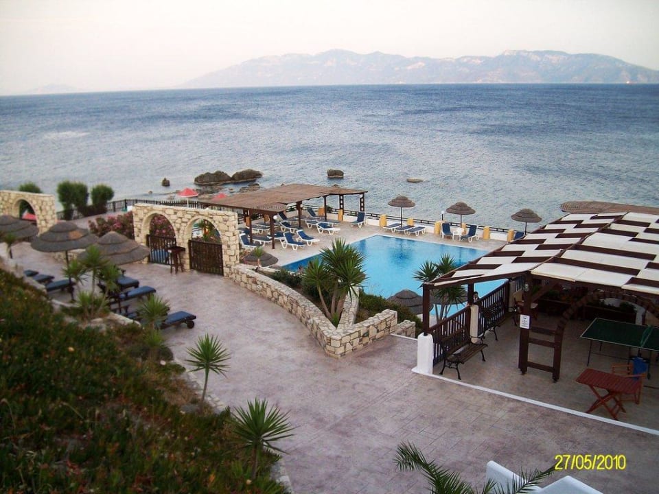 Blick von ganz oben Dimitra Beach Hotel & Suites