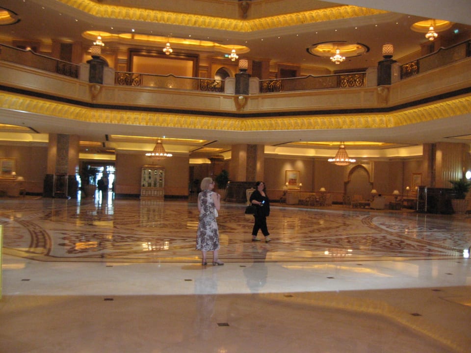 Halle mit Kuppel Emirates Palace Mandarin Oriental