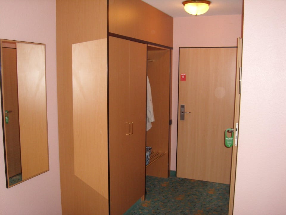 Schrank PP-Hotel Grefrather Hof