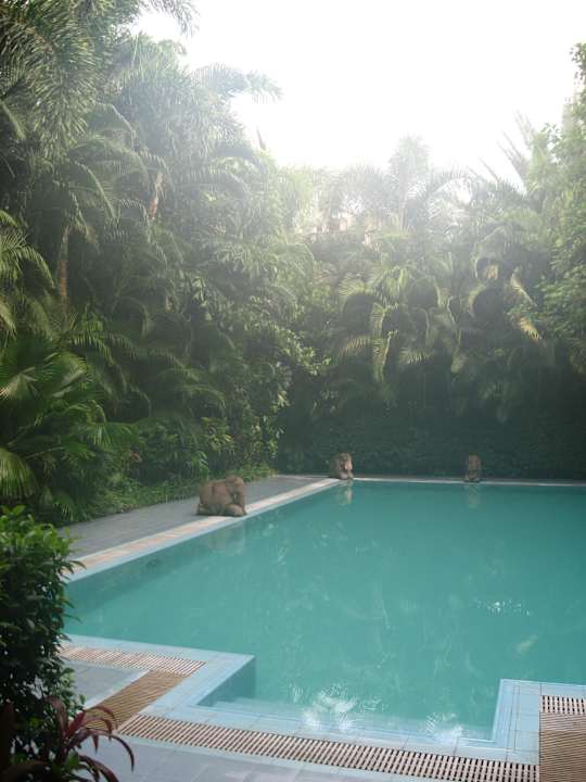 Oasenartiger Poolbereich Hotel Mandalay City