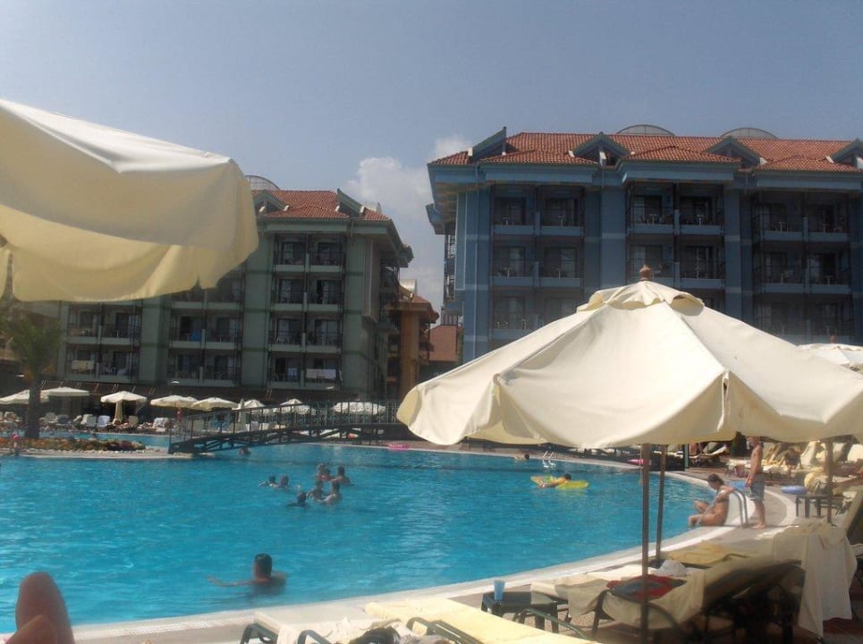 Бассейн и корпуса Hotel Turan Prince