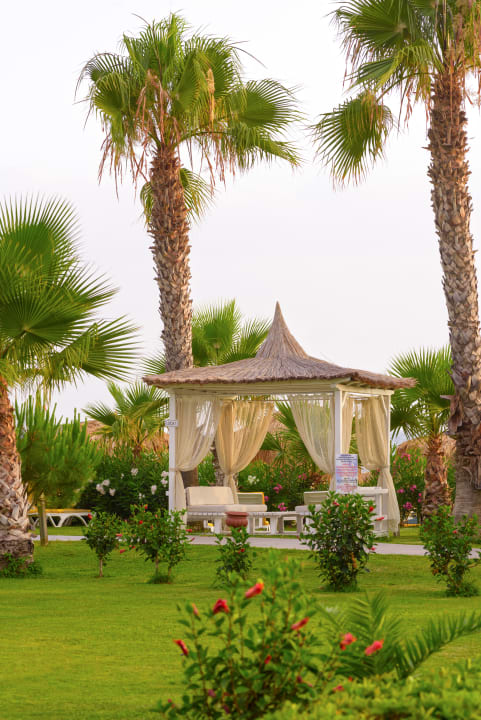 Strand Justiniano Park Conti