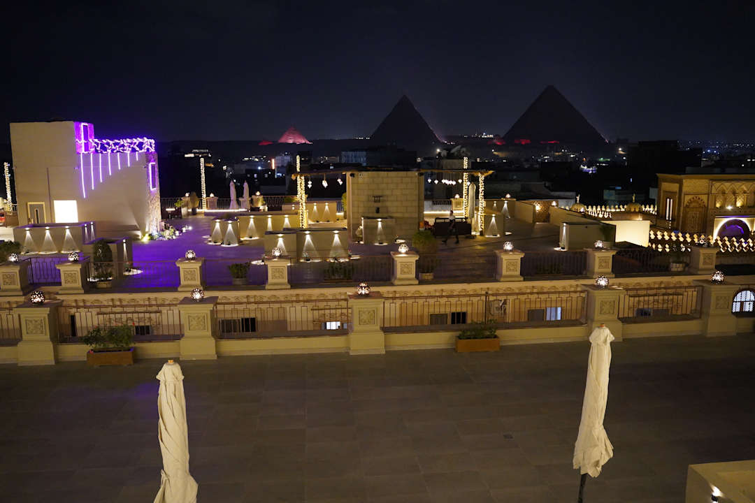 Außenansicht Pyramids Khan Hotel