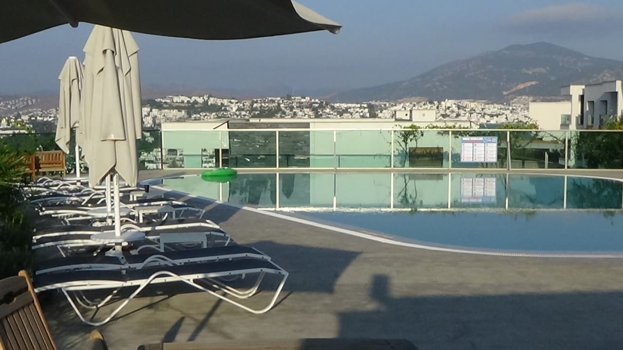 Pool Degirmenburnu Residenz