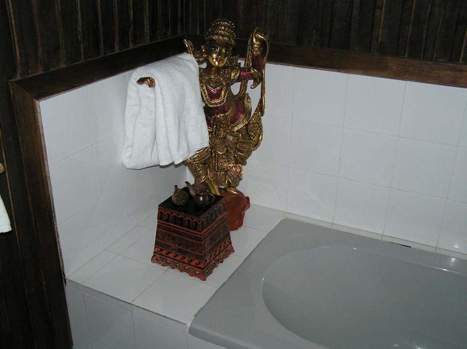 Antikerhandtuchhalter im Bad Shwe Inn Tha Floating Resort