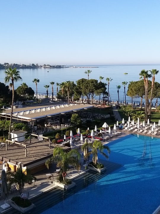 Ausblick Acanthus Cennet Barut Collection