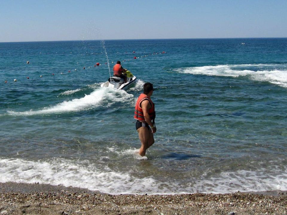 klares Wasser und viele Steine auch im Wasser Crystal Admiral Aqua Collection