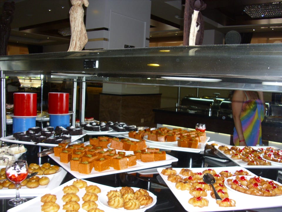 Sehr schön,aber die Kalorien! Dizalya Palm Garden