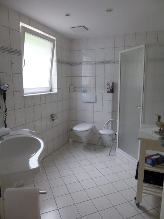 Bad im Zimmer Nr. 3 Hotelpension Vitalis