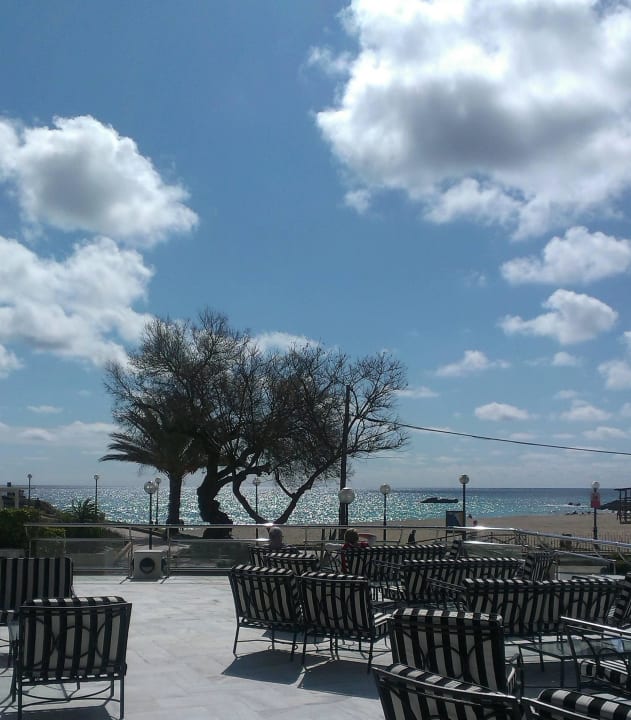 Blick von der Sonnenterrasse Hotel Serrano Palace