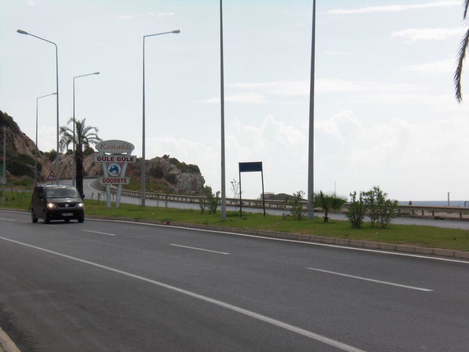 Oberhalb des Hotels (Bundesstraße) Club Hotel Mirabell