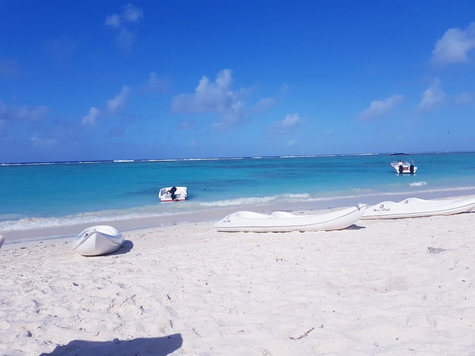 Strand Crystals Beach Resort Belle Mare, a member of Radisson Individuals