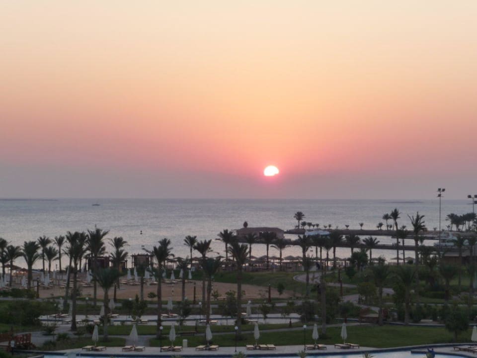 Sonnenaufgang Steigenberger ALDAU Beach Hotel