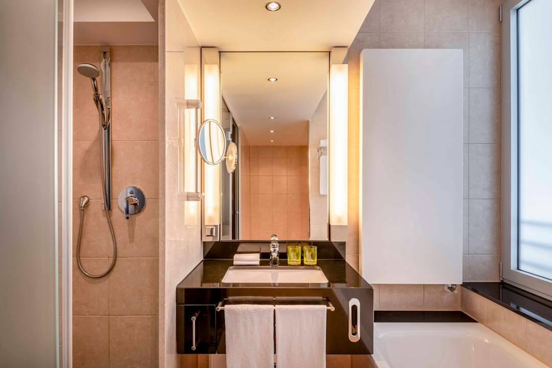 Zimmer Four Points by Sheraton Munich Arabellapark