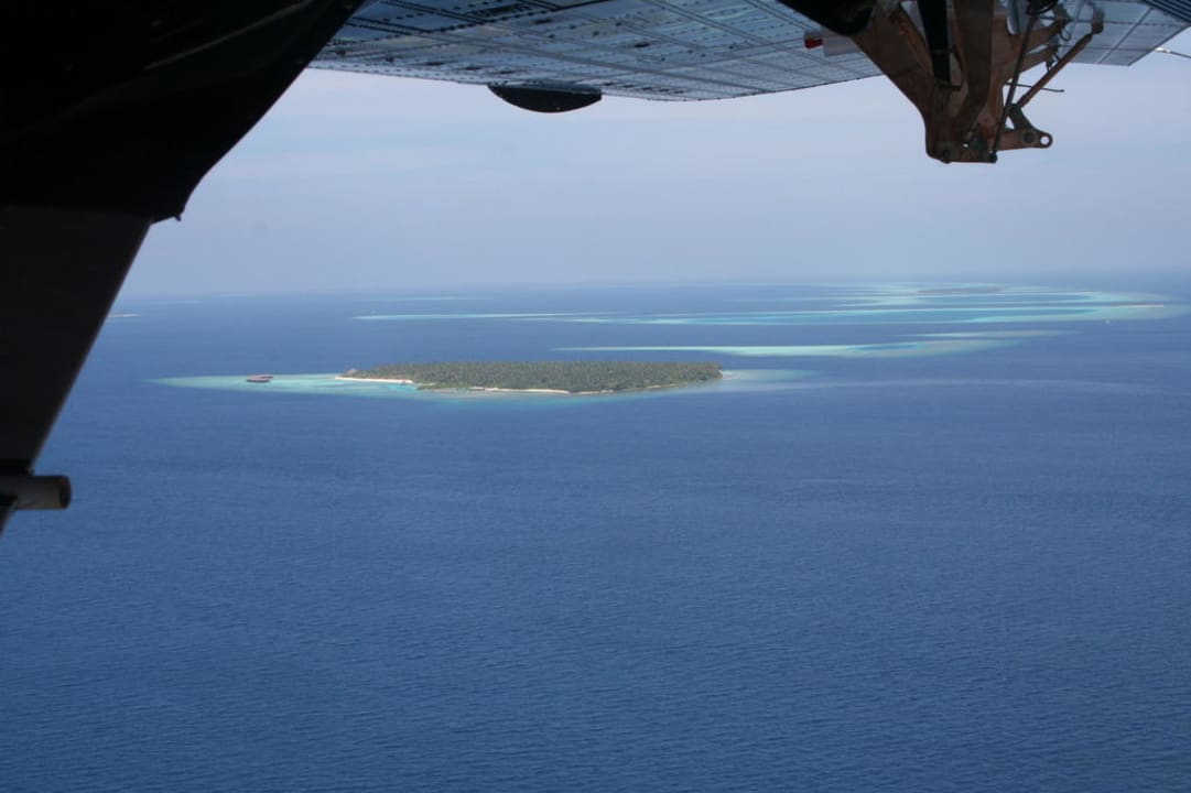 Ausblick vom Wasserflugzeug Filitheyo Island Resort