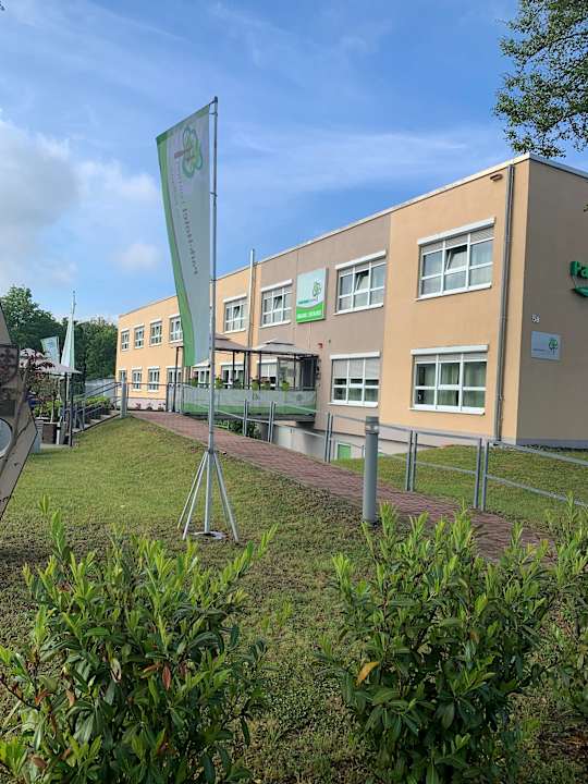 Außenansicht Park-Hotel Leimen