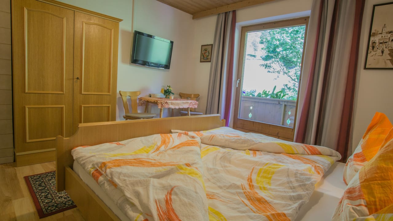 Zimmer Apartment Bergblick
