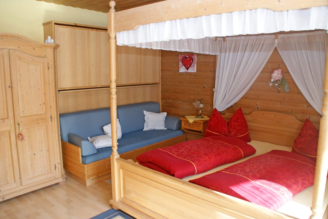 Himmelbettzimmer Gästehaus Neumayer