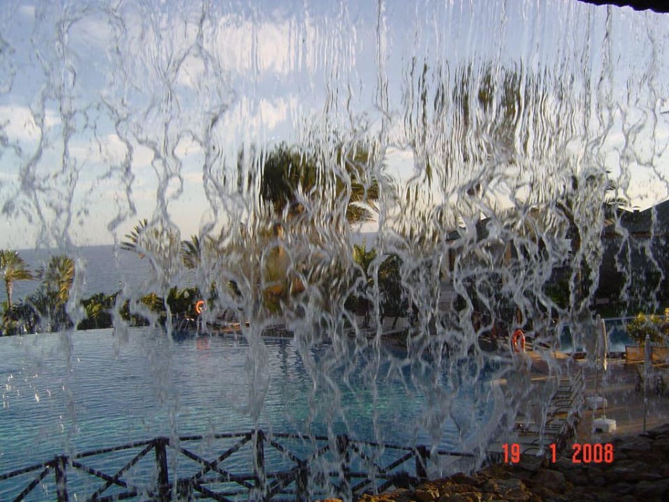 Hinter dem Wasserfall R2 Rio Calma Hotel & Spa & Conference