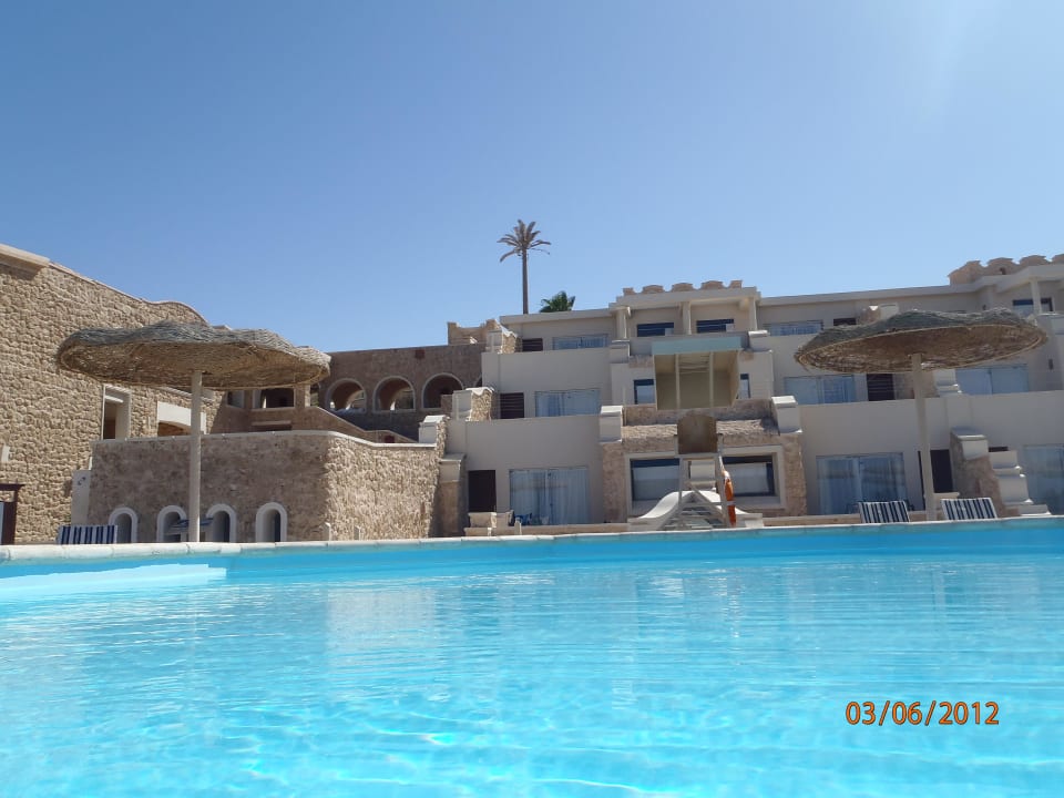 Blick auf die Anlage vom Pool Pickalbatros Citadel Resort
