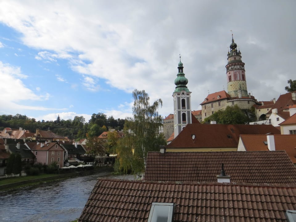 Blick aus einem Zimmerfenster Pension Na Fortne