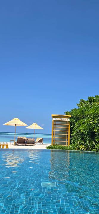 Pool Le Meridien Maldives Resort & Spa