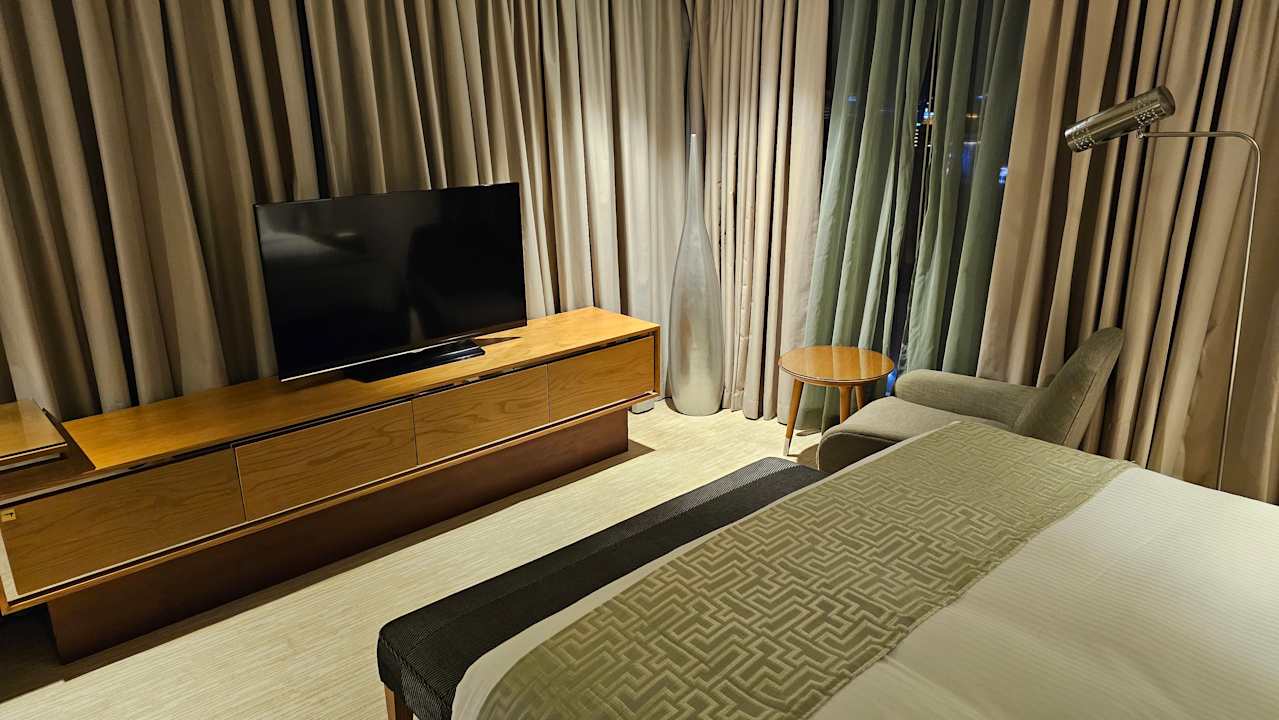 Zimmer Grand Millennium Muscat