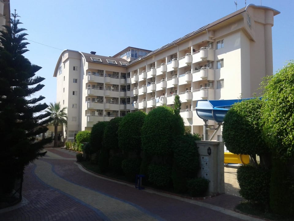 Один из отелей Lonicera Resort & Spa Hotel