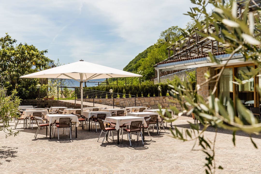 Innenhof zwischen Pension und Hotel Hasslhof Hotel Hasslhof