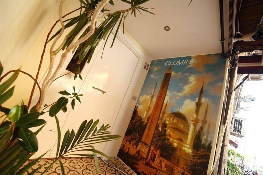 Enterance Old Mile Suites