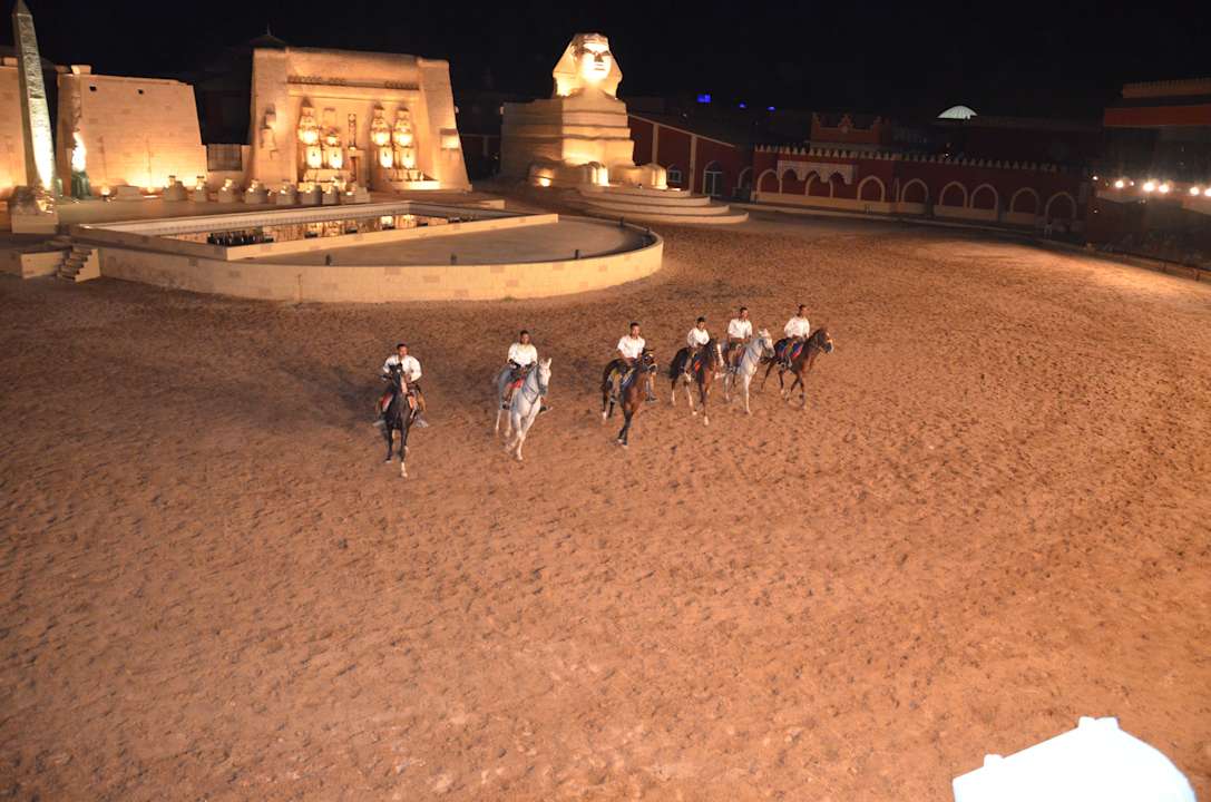 Show Pickalbatros Alf Leila Wa Leila Resort - Neverland Hurghada