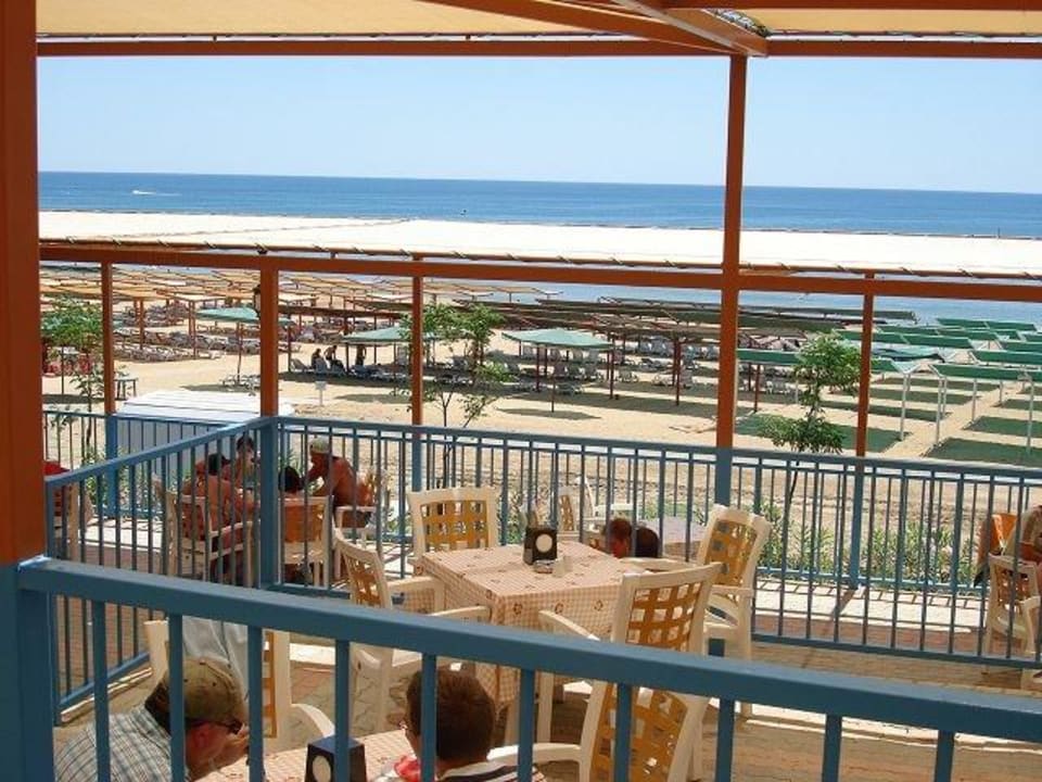 Strandbar mit Sicht aufs Meer FUN&SUN Smart Hane Sun Hotel