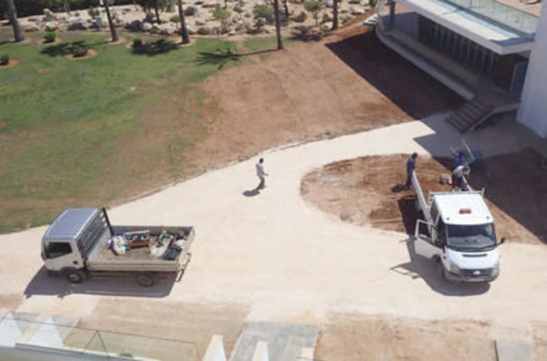 Baustelle - Restaurant vor den teuersten Zimmern Asterias Beach