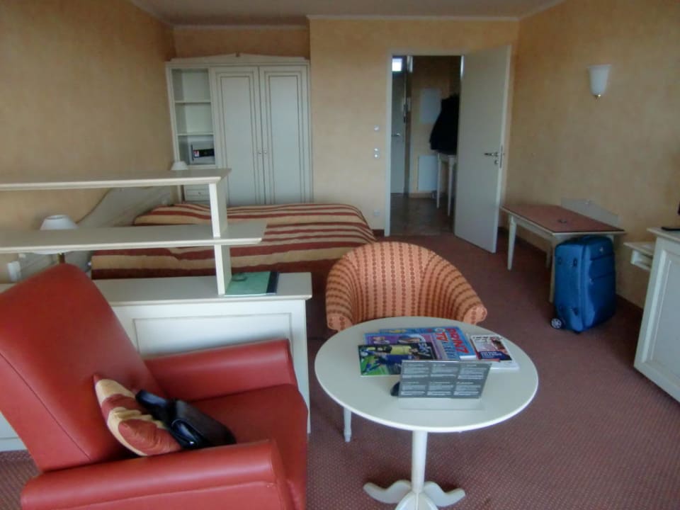 Schönes großes Zimmer MASEVEN Stuttgart SI-Centrum