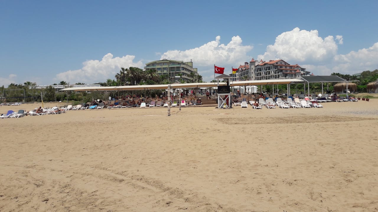 Strand Mary Hotel Side