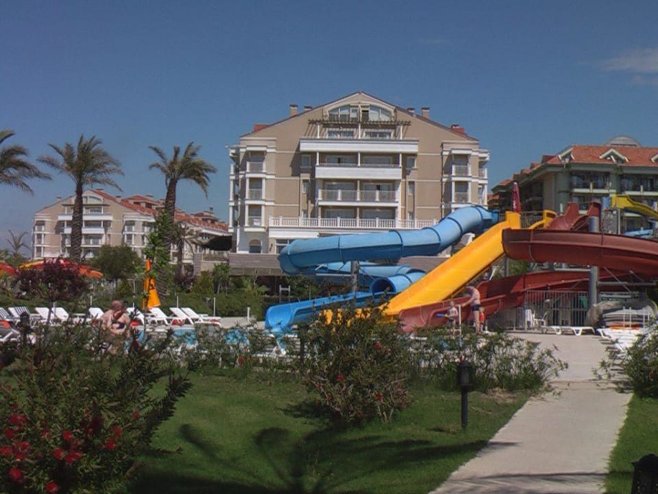 Blick über eine der zwei Kinderrutschenanlagen Trendy Aspendos Beach Hotel