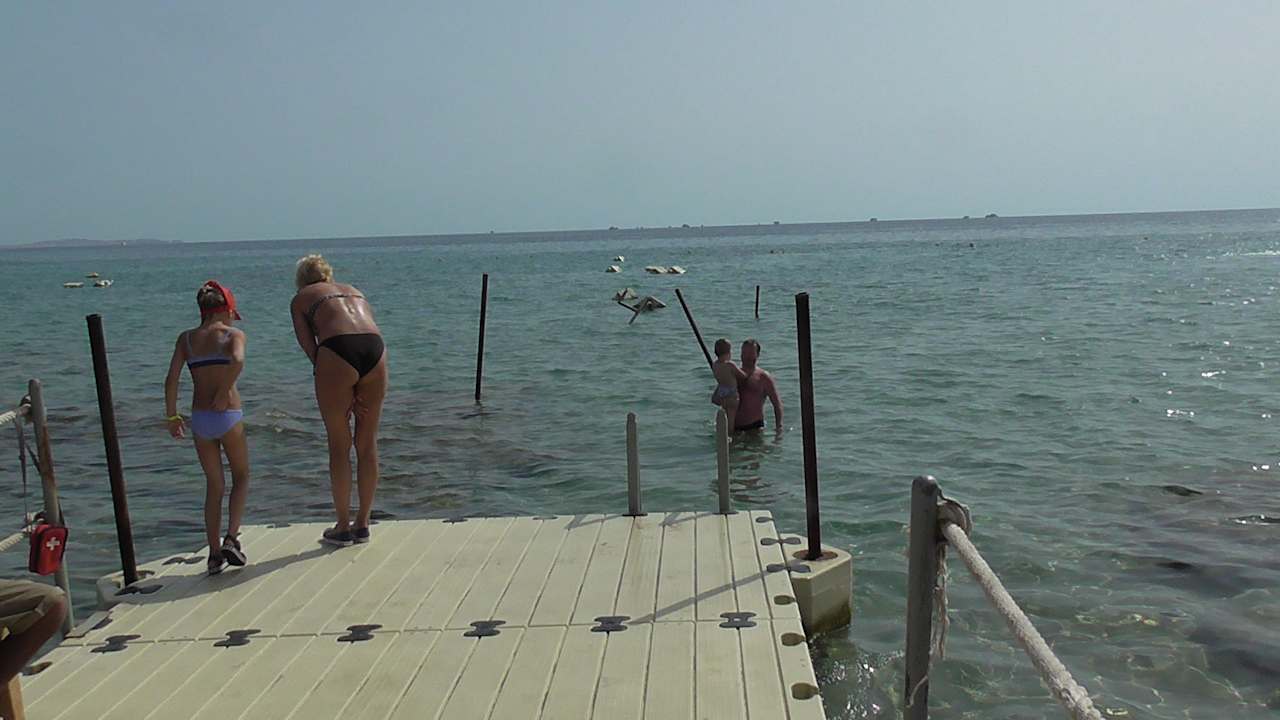 Trauriger Rest des Badestegs Pickalbatros Palace Resort