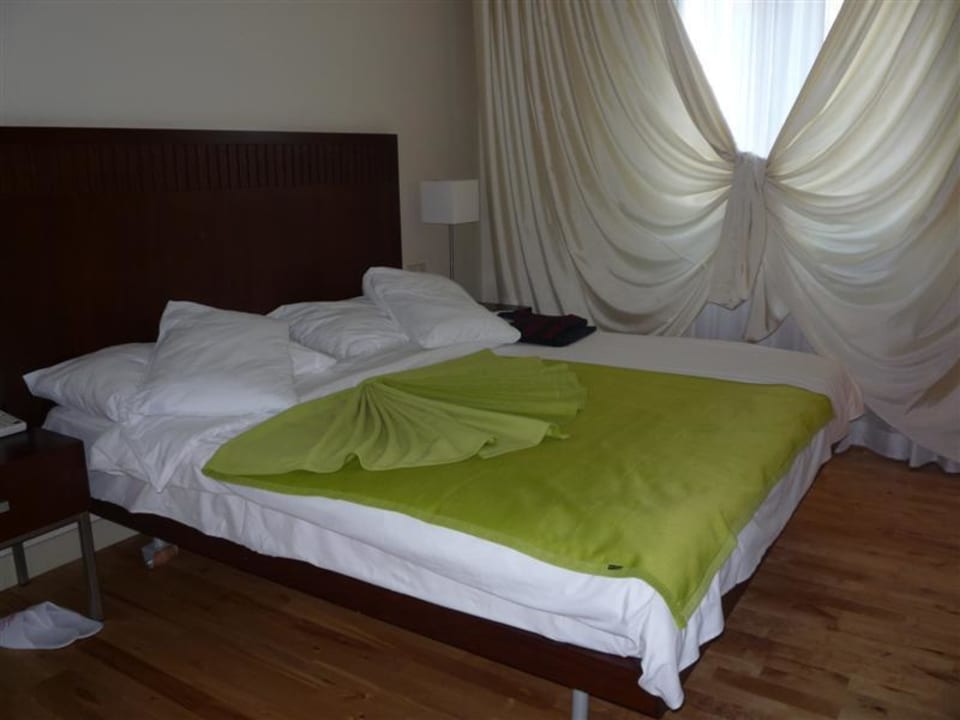 Wonderful bed Lara Barut Collection
