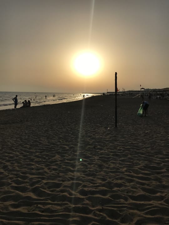 Strand Side Royal Paradise Hotel